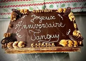 Gâteau anniversaire de l'atelier sucré de Nathalie à Toulon dans le Var