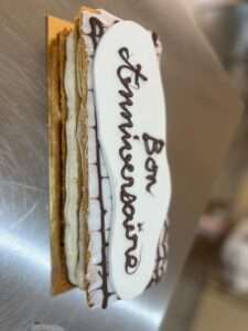 Gâteau d'anniversaire produits par l'atelier sucre de Nathalie au 22 rue Chevalier Paul à Toulon dans le Var en Provence