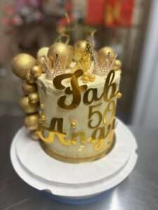 Gâteau d'anniversaire produits par l'atelier sucre de Nathalie au 22 rue Chevalier Paul à Toulon dans le Var en Provence