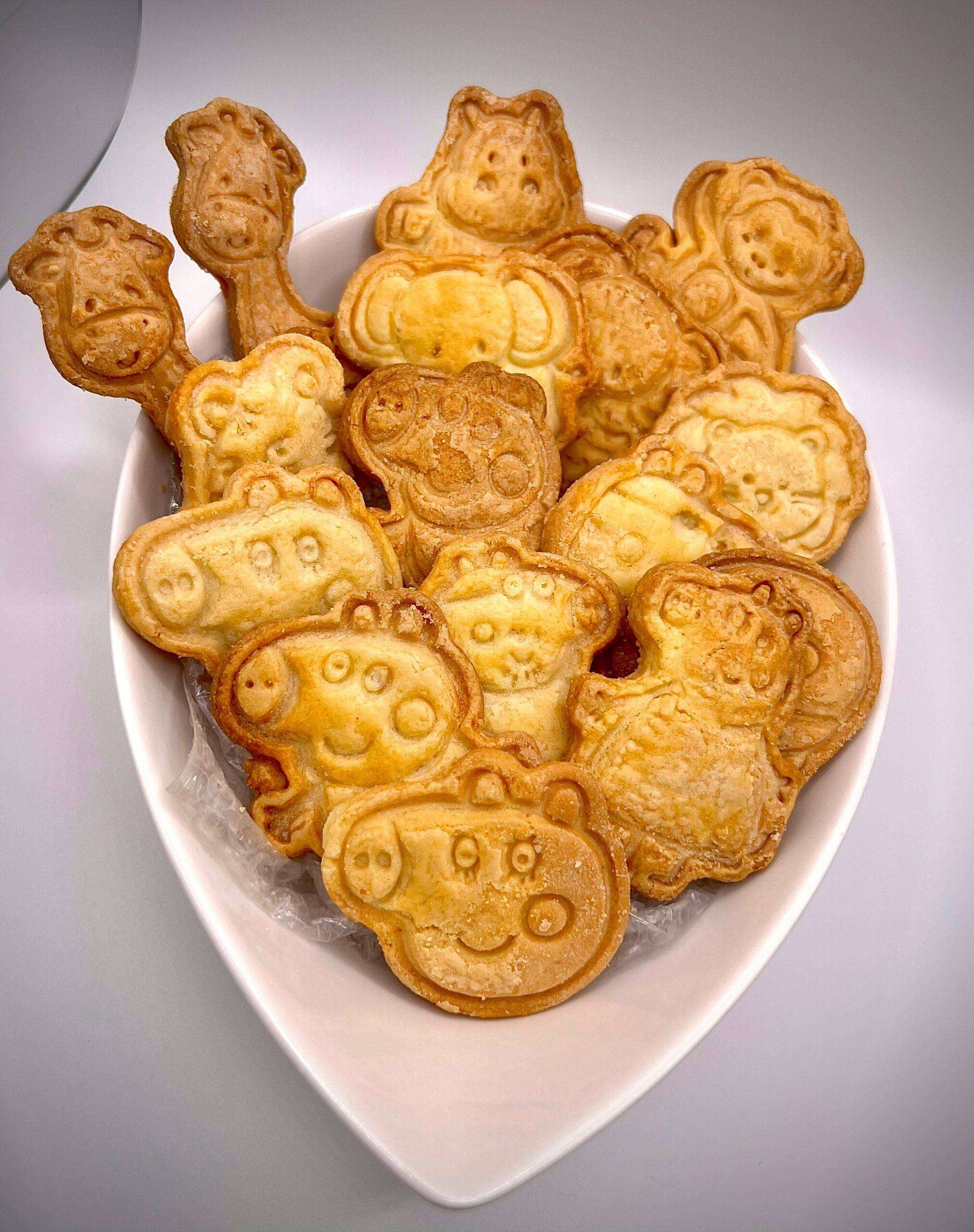 Sablés Peppa Pig ( 100 g) 9 à 10pièces Œuf, beurre, sucre blanc, levure chimique, farine de blé Possible sans gluten